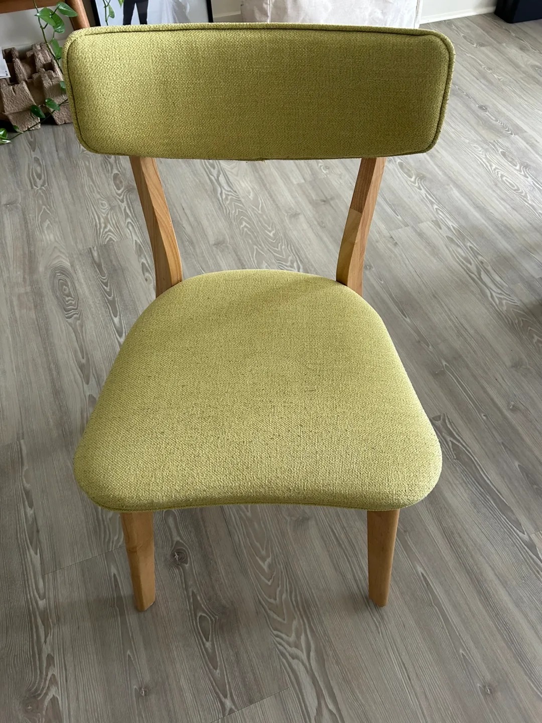 Set of 4 Table Chairs thumbnail