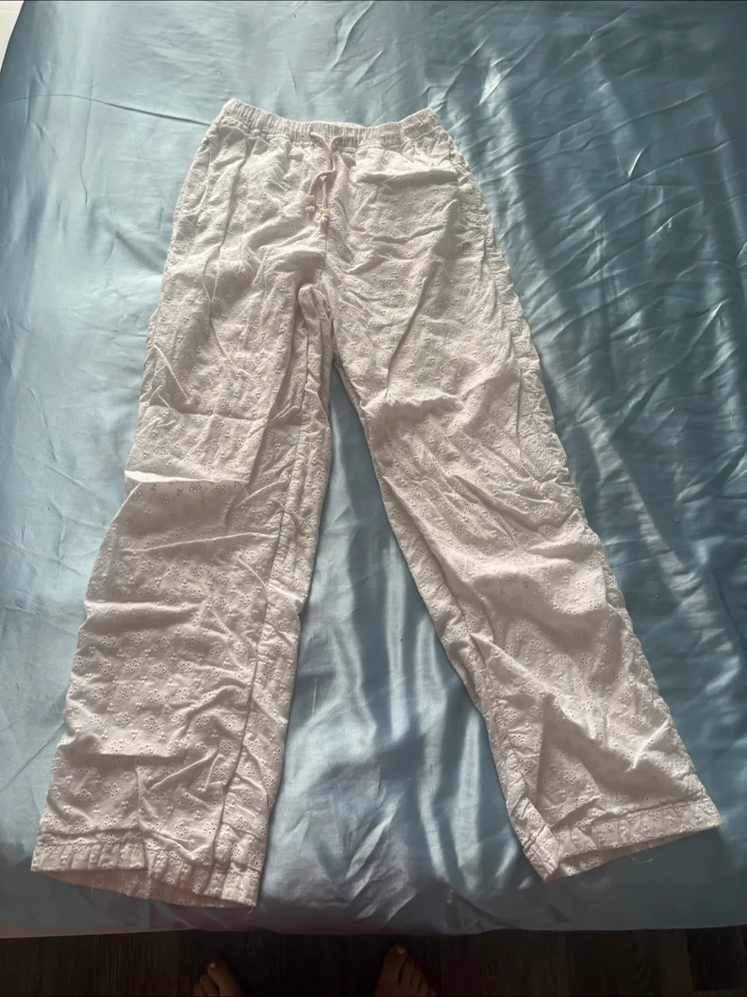 Free - White embroidered pajama pants image indicator(2)