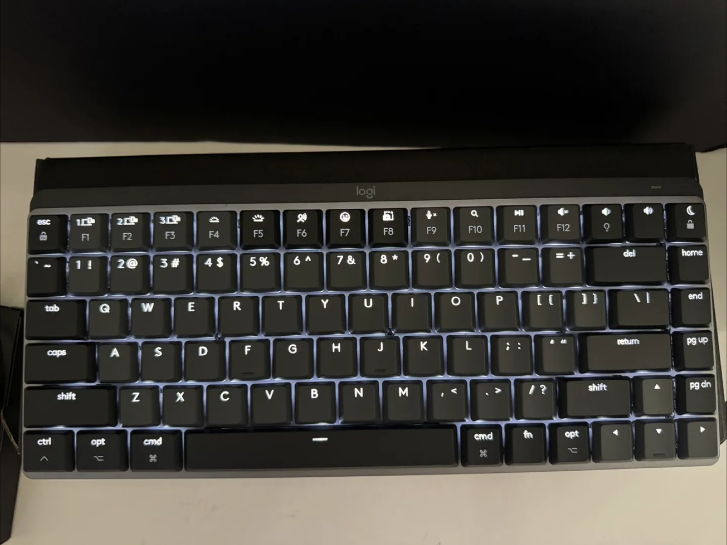 Logitech MX Mechanical Mini for Mac Wireless Keyboard image indicator(4)