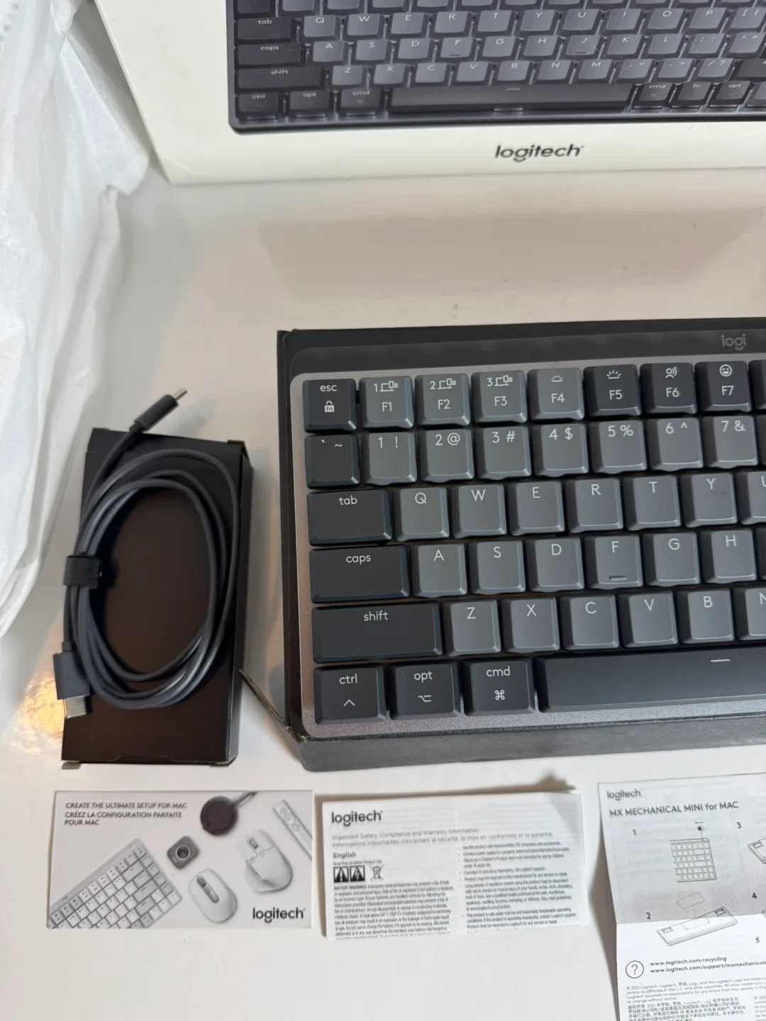 Logitech MX Mechanical Mini for Mac Wireless Keyboard image indicator(7)