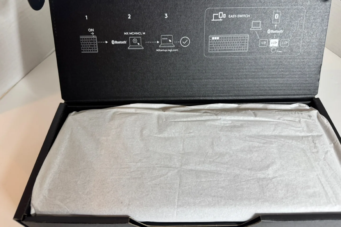 Logitech MX Mechanical Mini for Mac Wireless Keyboard image indicator(9)