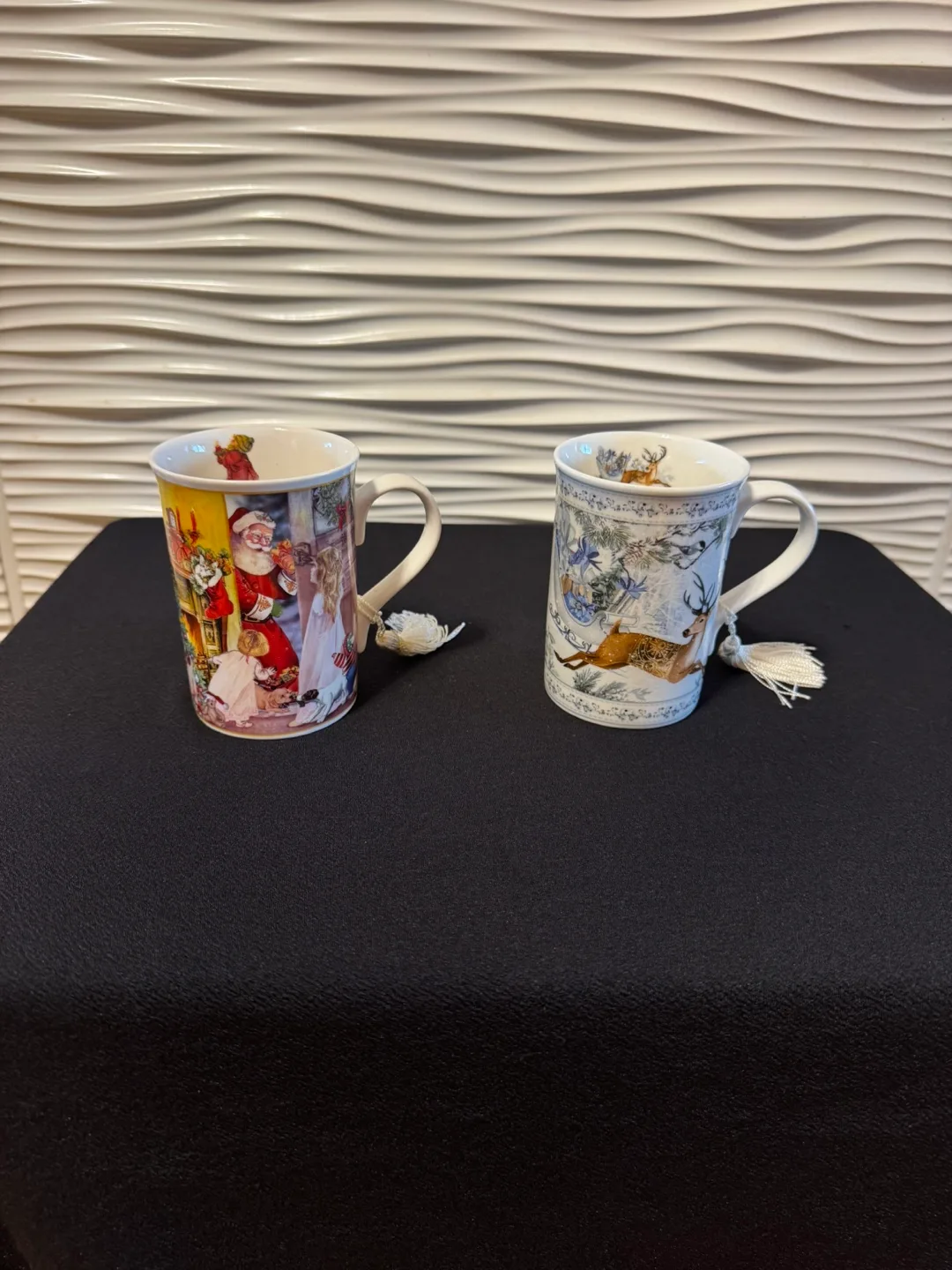 Christmas themed mugs and round boxes