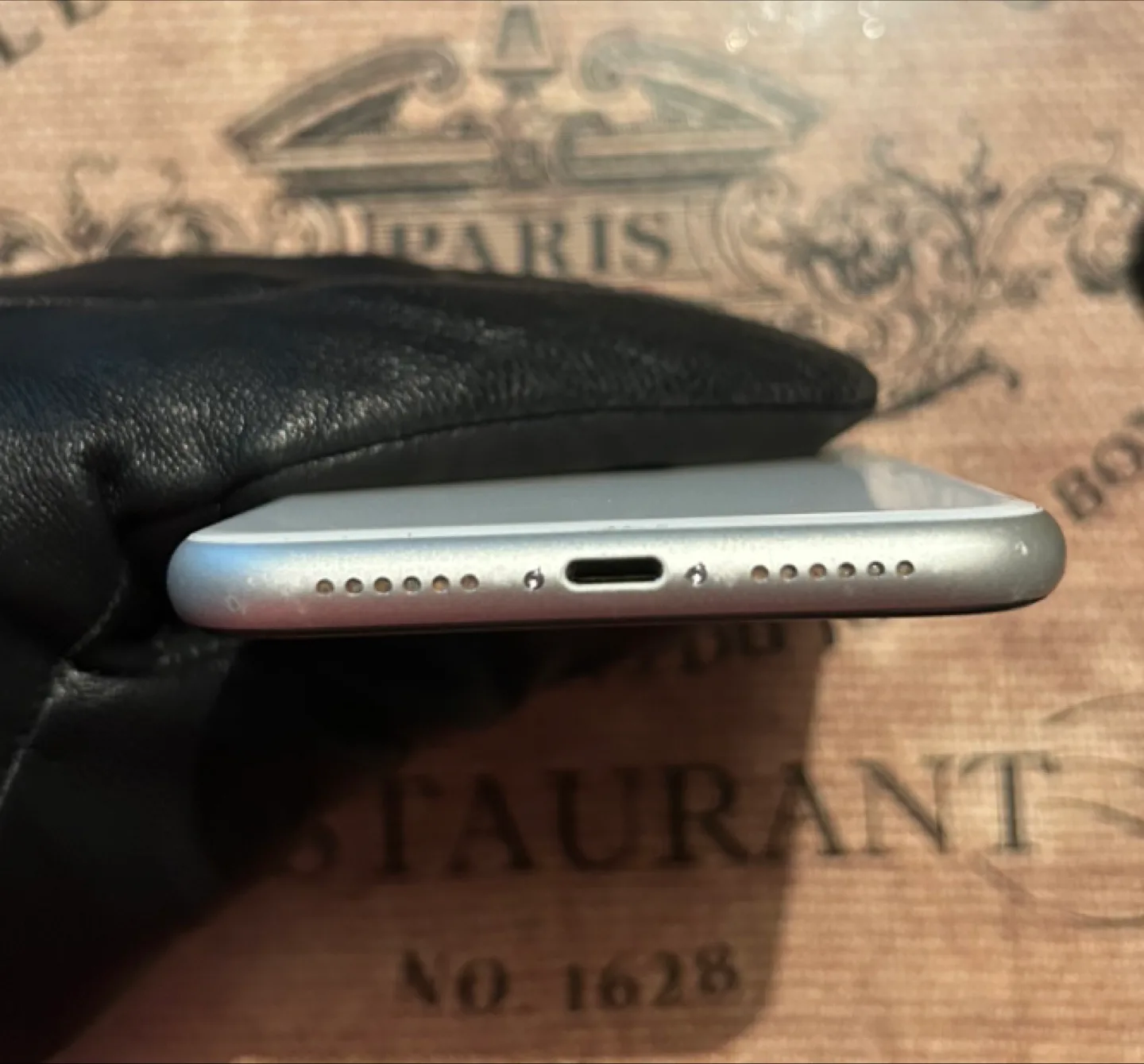 (90%)iPhone 11 64GB-Great Con+Accessories. image indicator(7)