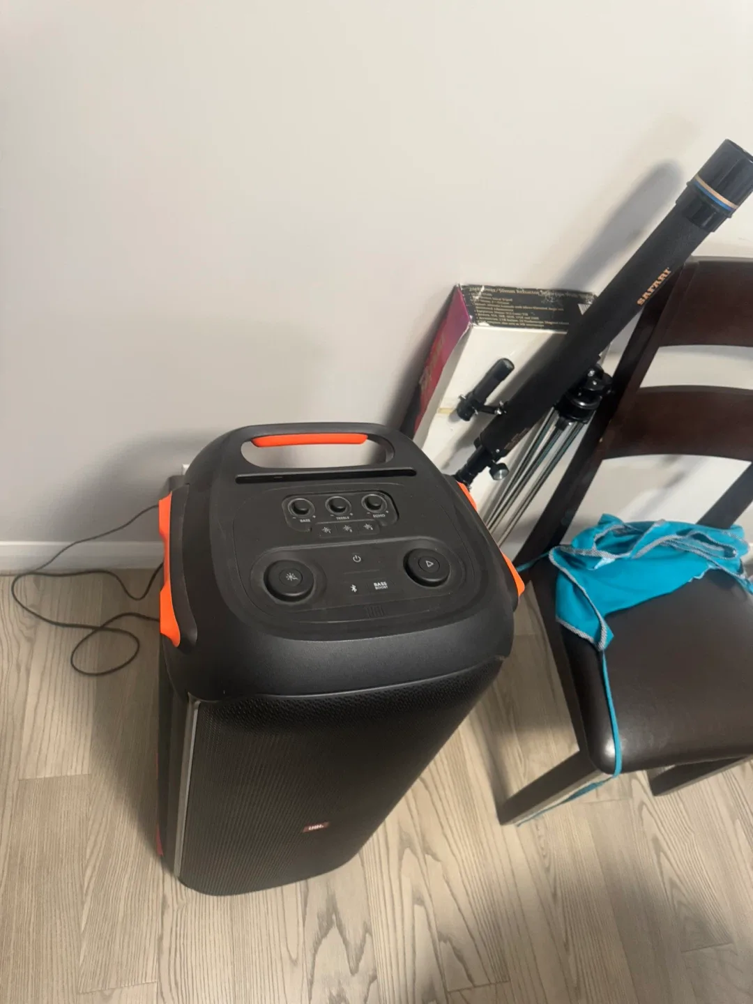 JBL PartyBox 710  Speaker image indicator(2)