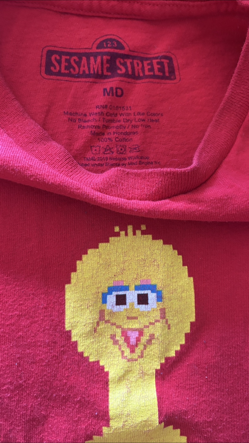 "🧡" Sesame Street Red T-Shirt - Size MD - photo 3