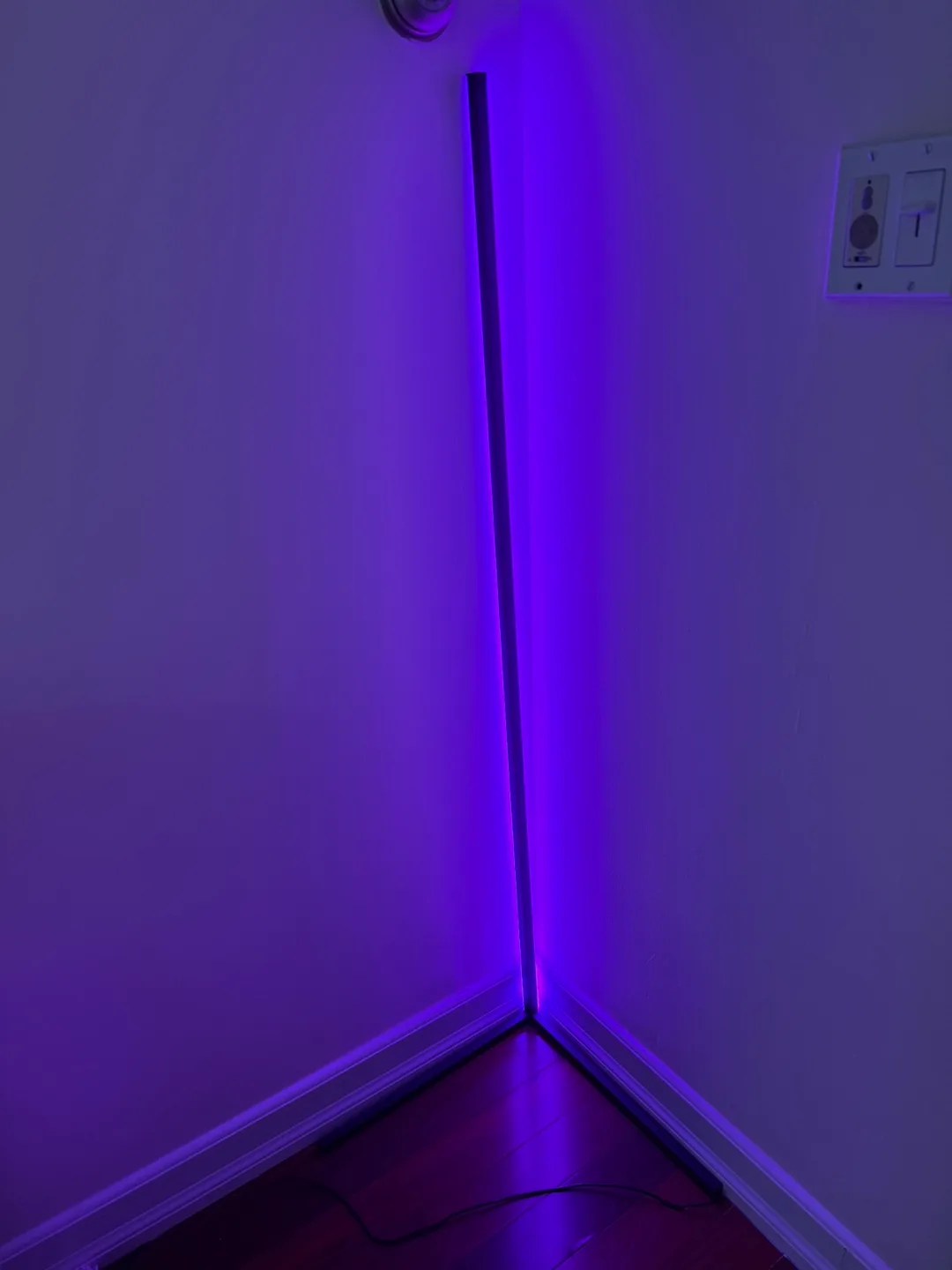 Corner LED Floor Lamp - Multicolor image indicator(3)