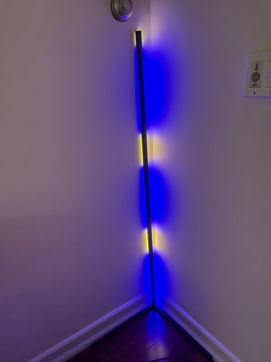 Corner LED Floor Lamp - Multicolor image indicator(7)