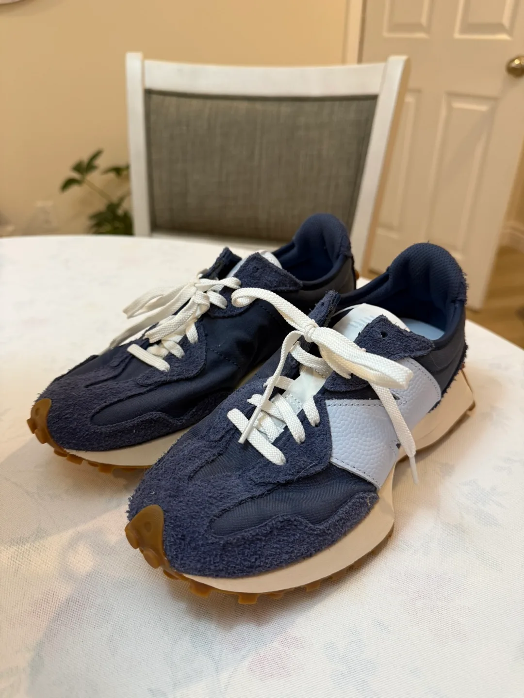 New Balance 327 Navy Blue Sneakers 7.5 woman’s thumbnail