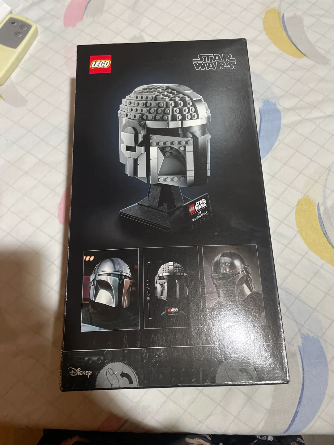 LEGO Star Wars The Mandalorian Helmet 75328 image indicator(2)