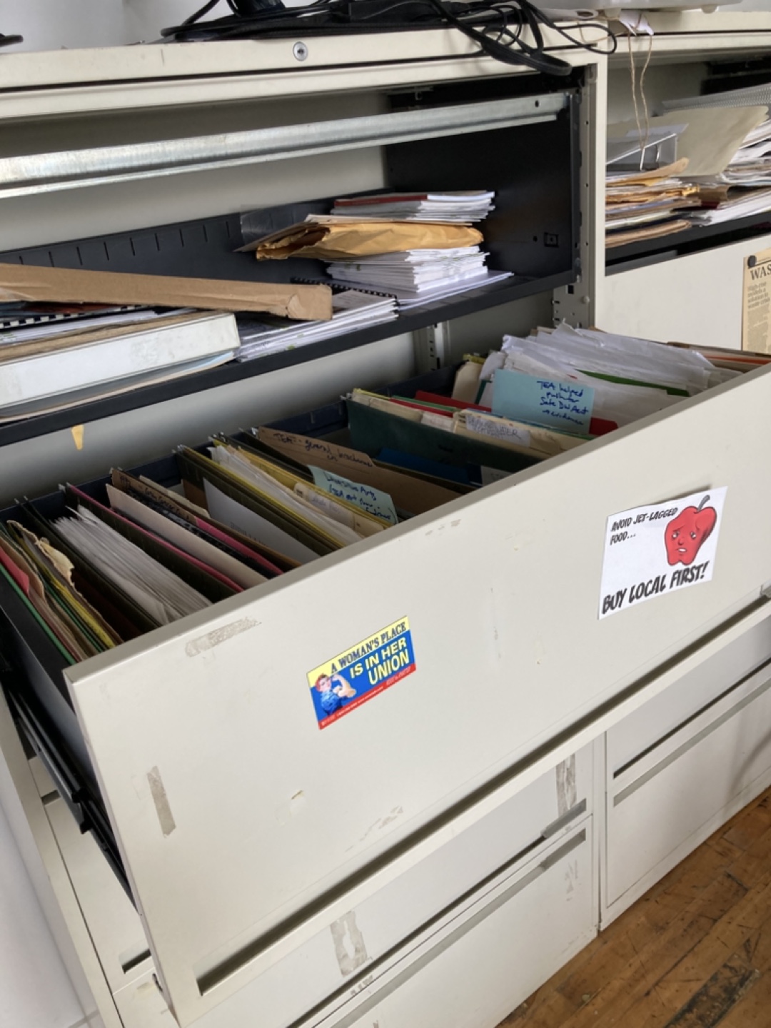 Large filing cabinets - photo 2