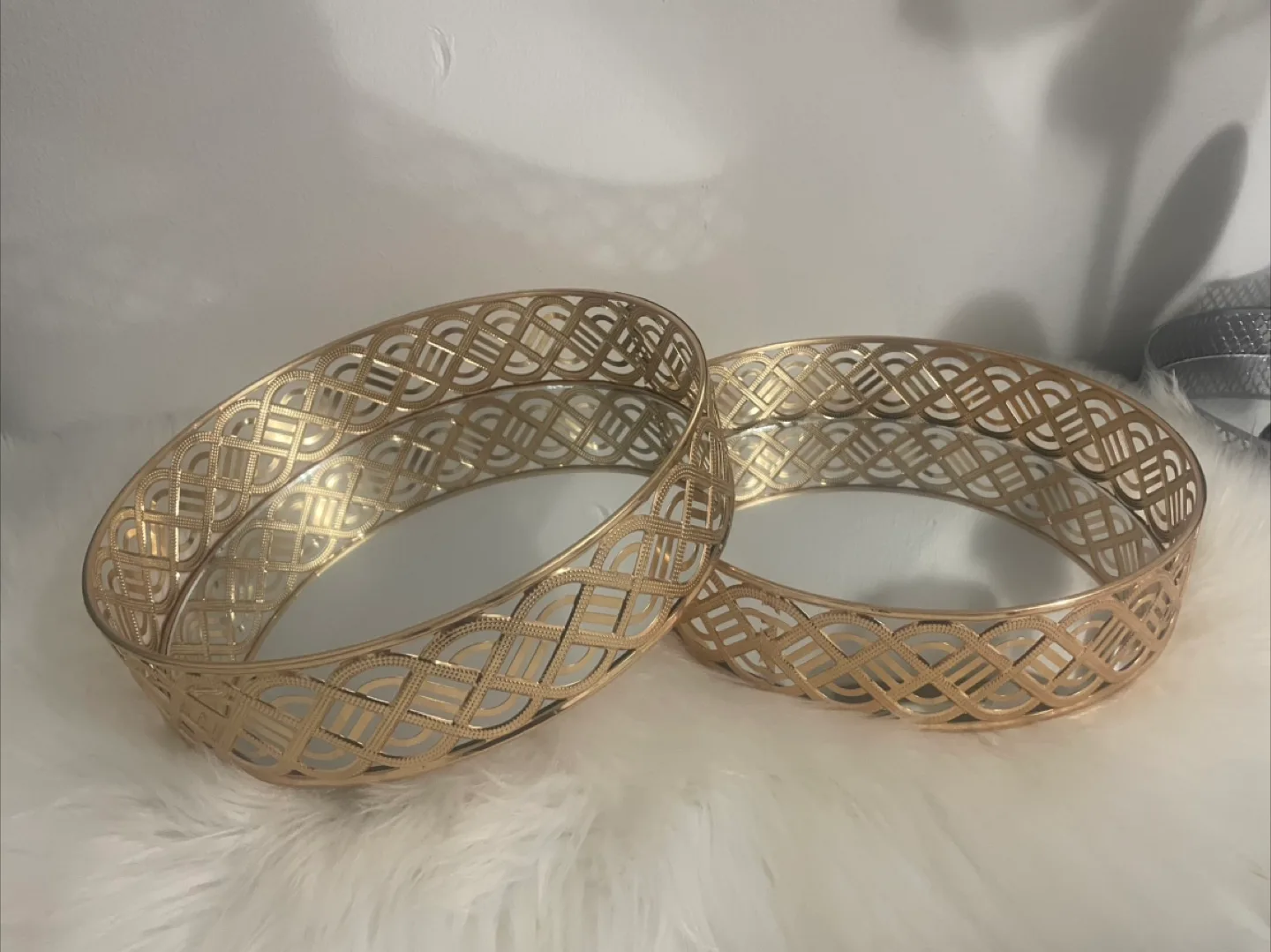 Gold Decorative Mirror Tray - Set of 2 image indicator(3)