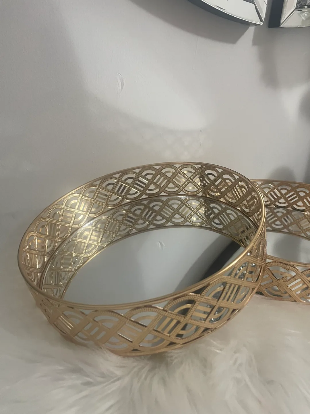 Gold Decorative Mirror Tray - Set of 2 image indicator(8)