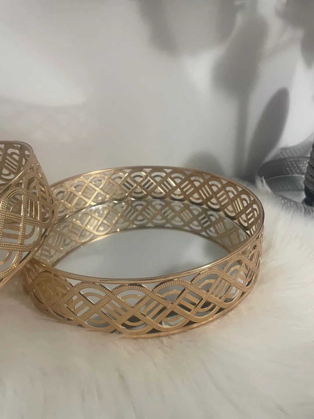 Gold Decorative Mirror Tray - Set of 2 image indicator(7)