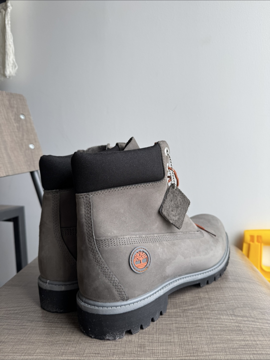 Timberland Men’s Premium Fur Boots + Leather Protector Spray - photo 3