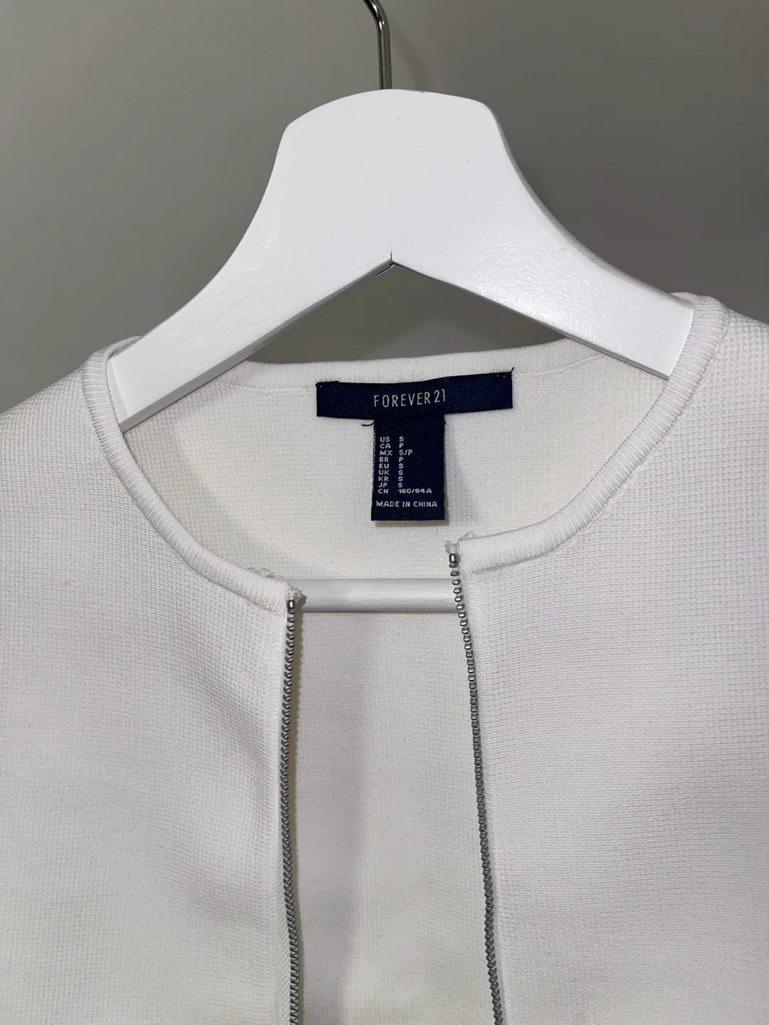 Forever 21 White Crop Top - Size S image indicator(3)