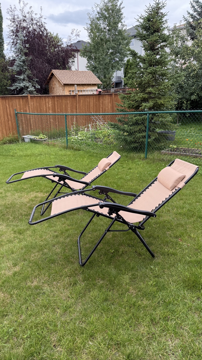 Outdoor Zero Gravity Lounge Chairs (Set of 2)