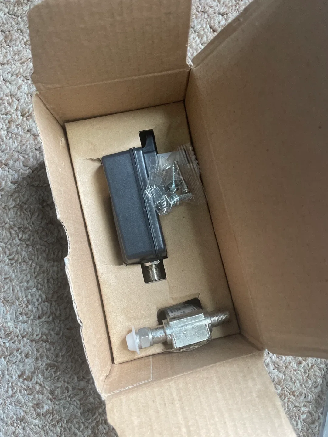 Amphenol  Premise Cable Amplifier image indicator(2)