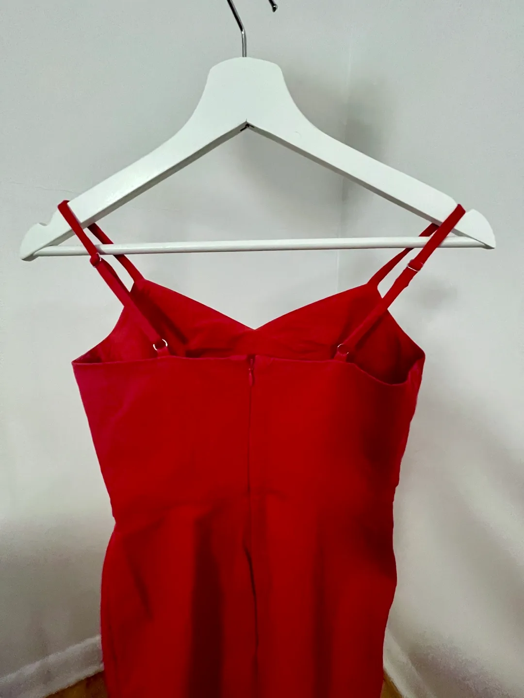 Red Sundress image indicator(4)