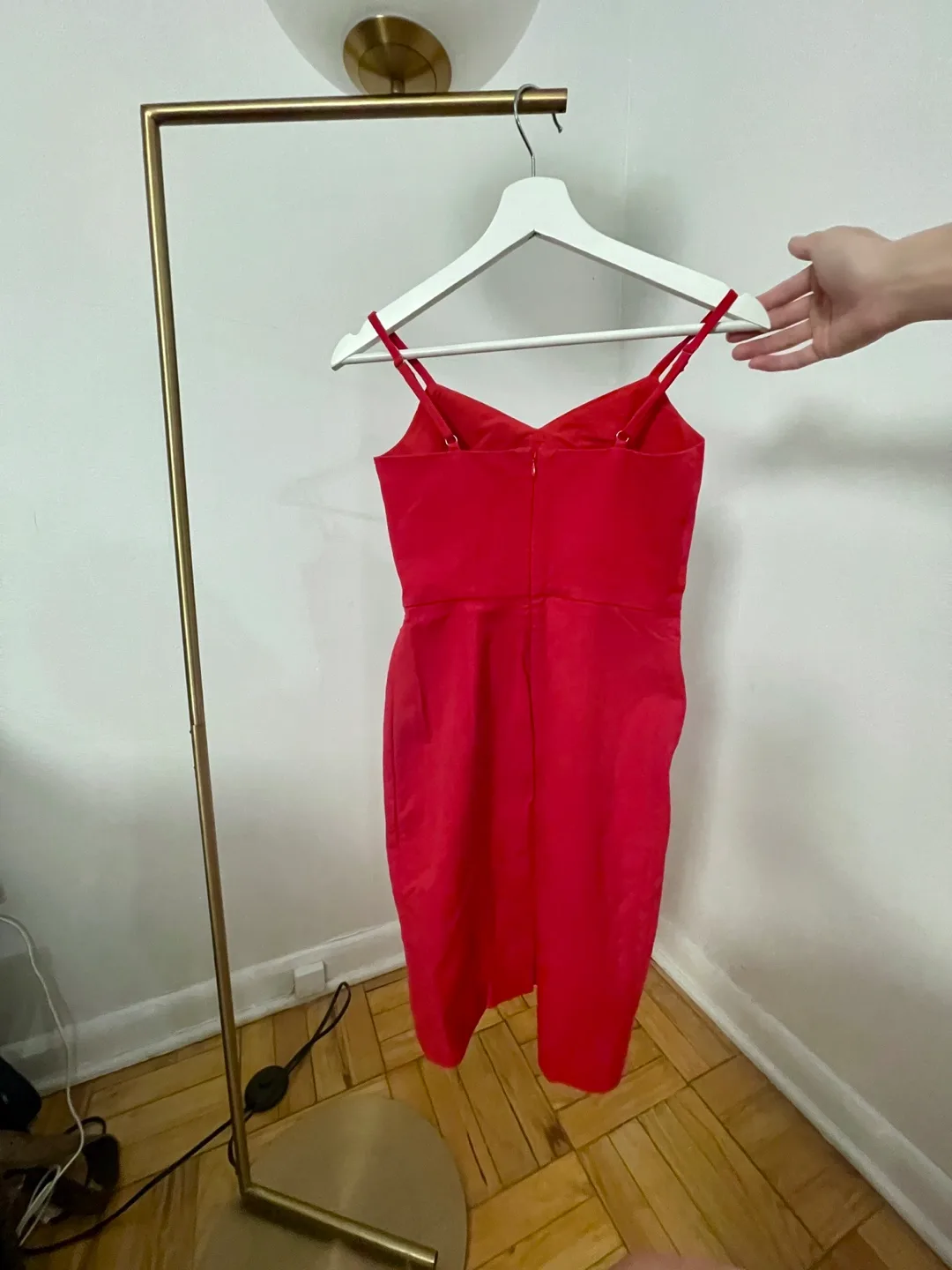 Red Sundress image indicator(2)