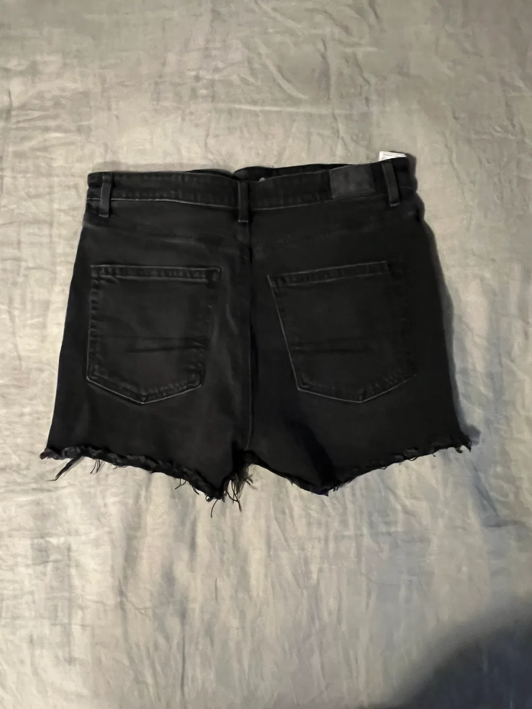 American eagle highest ride 90’s boyfriend shorts / size 8 image indicator(4)