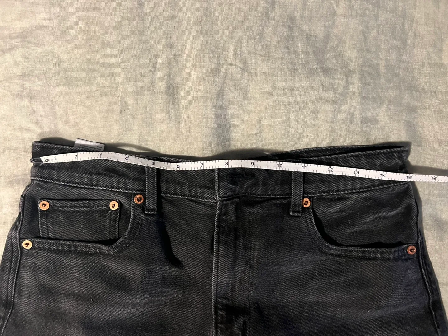 American eagle highest ride 90’s boyfriend shorts / size 8 image indicator(5)