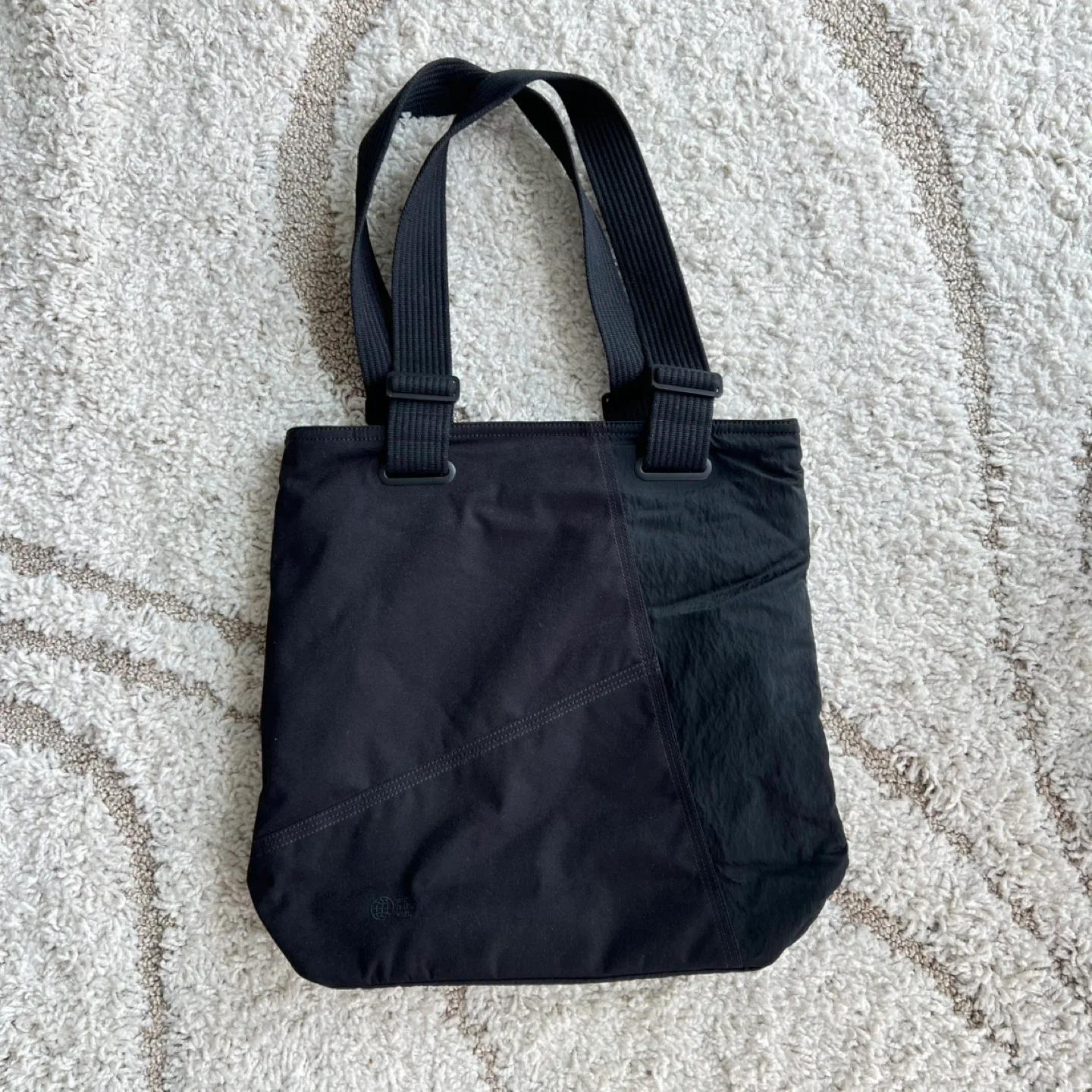 Y-3 Black Classic Tote bag image indicator(6)