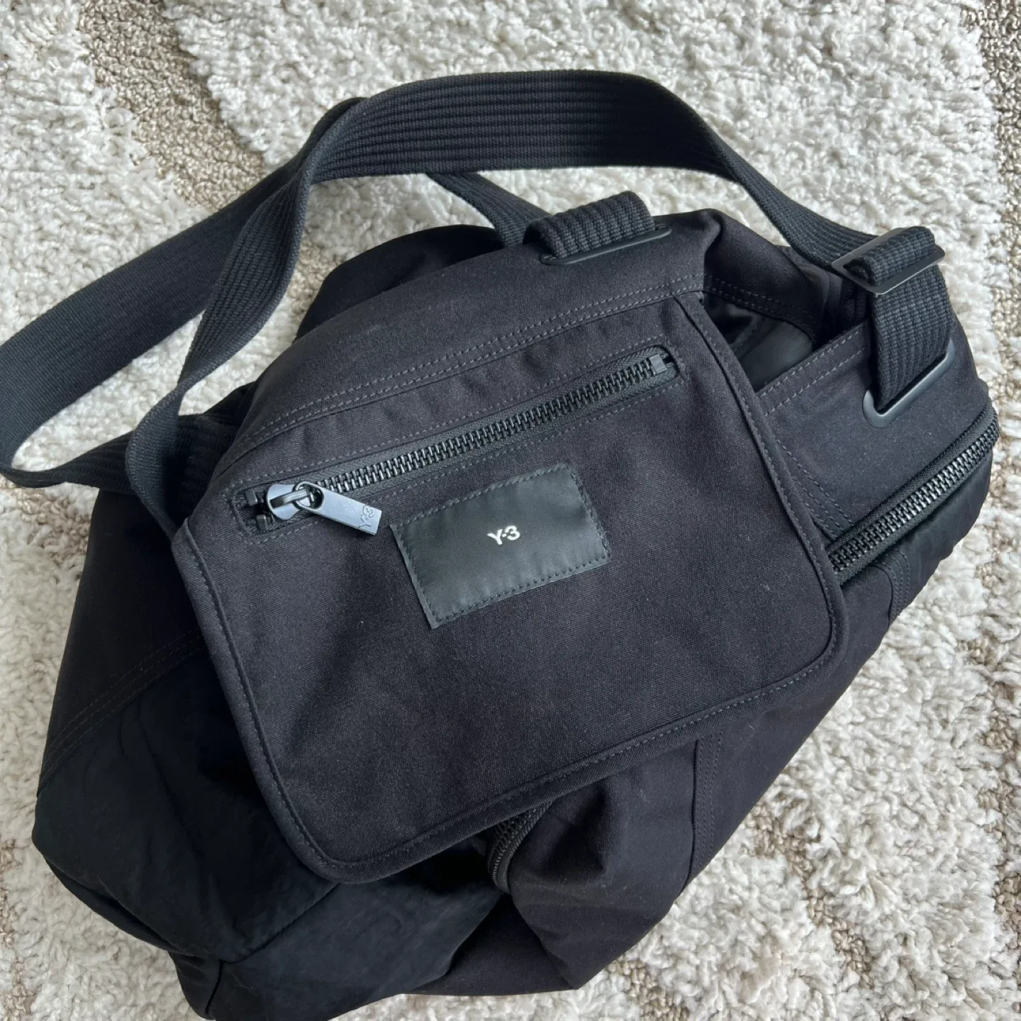 Y-3 Black Classic Tote bag image indicator(9)