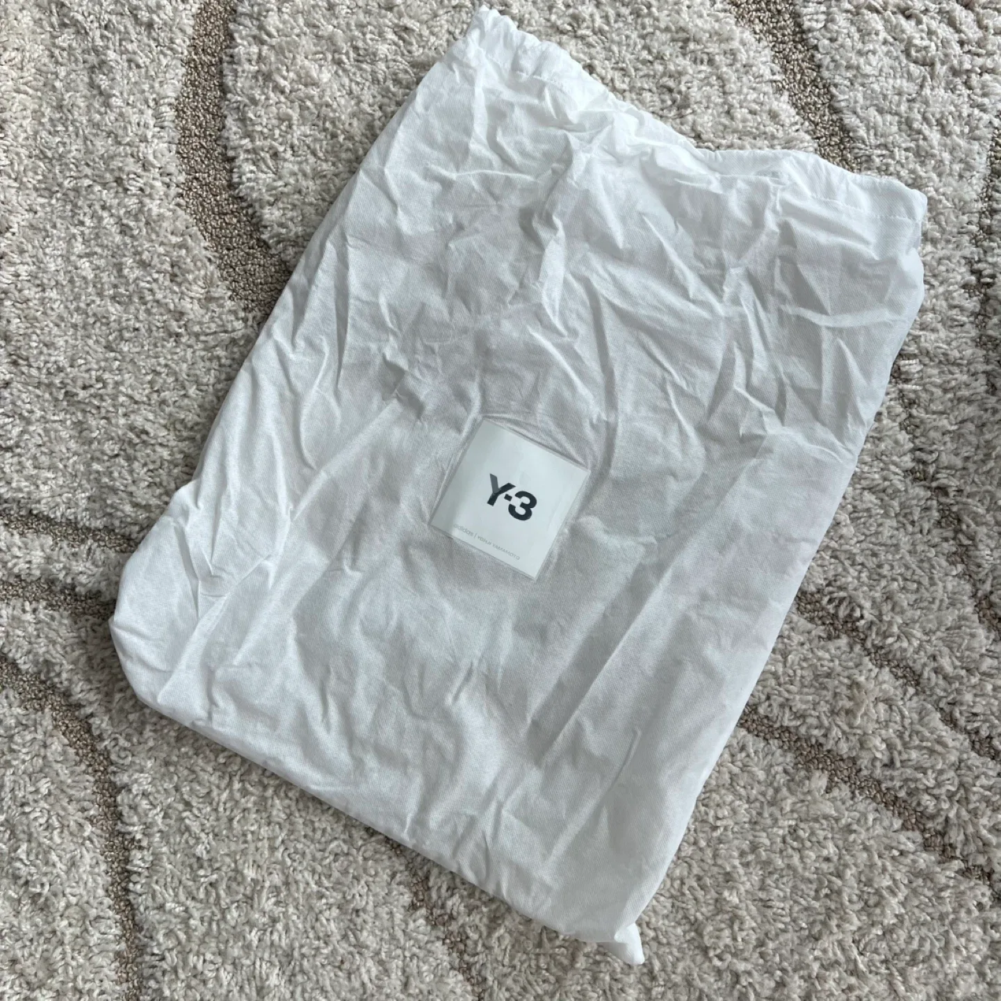 Y-3 Black Classic Tote bag image indicator(10)