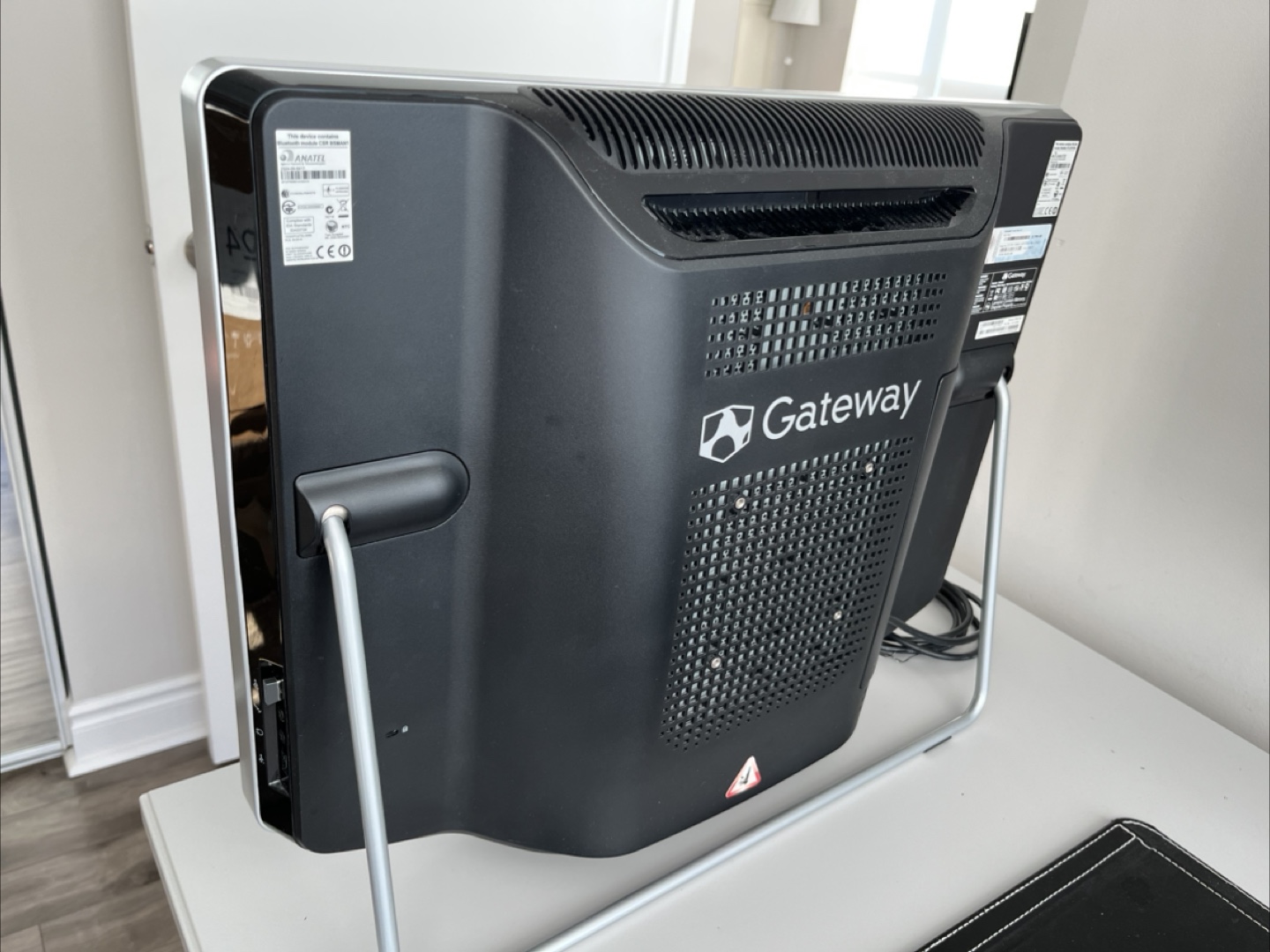 Gateway All-in-One PC – For Parts (BSOD after few mins) - photo 2