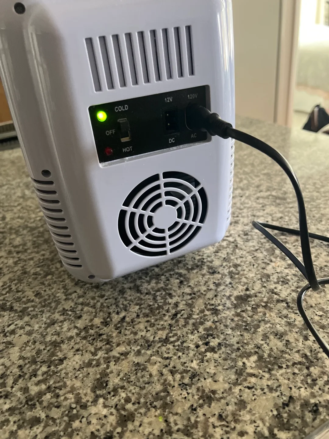 Mini Small Fridge - HOT OR COLD SETTINGS or Beauty Fridge image indicator(8)