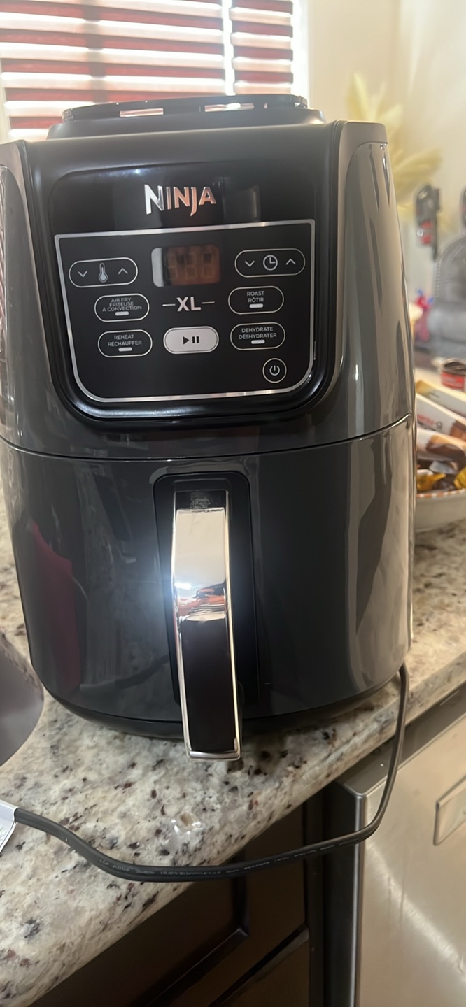 Ninja Air Fryer XL - Like New!