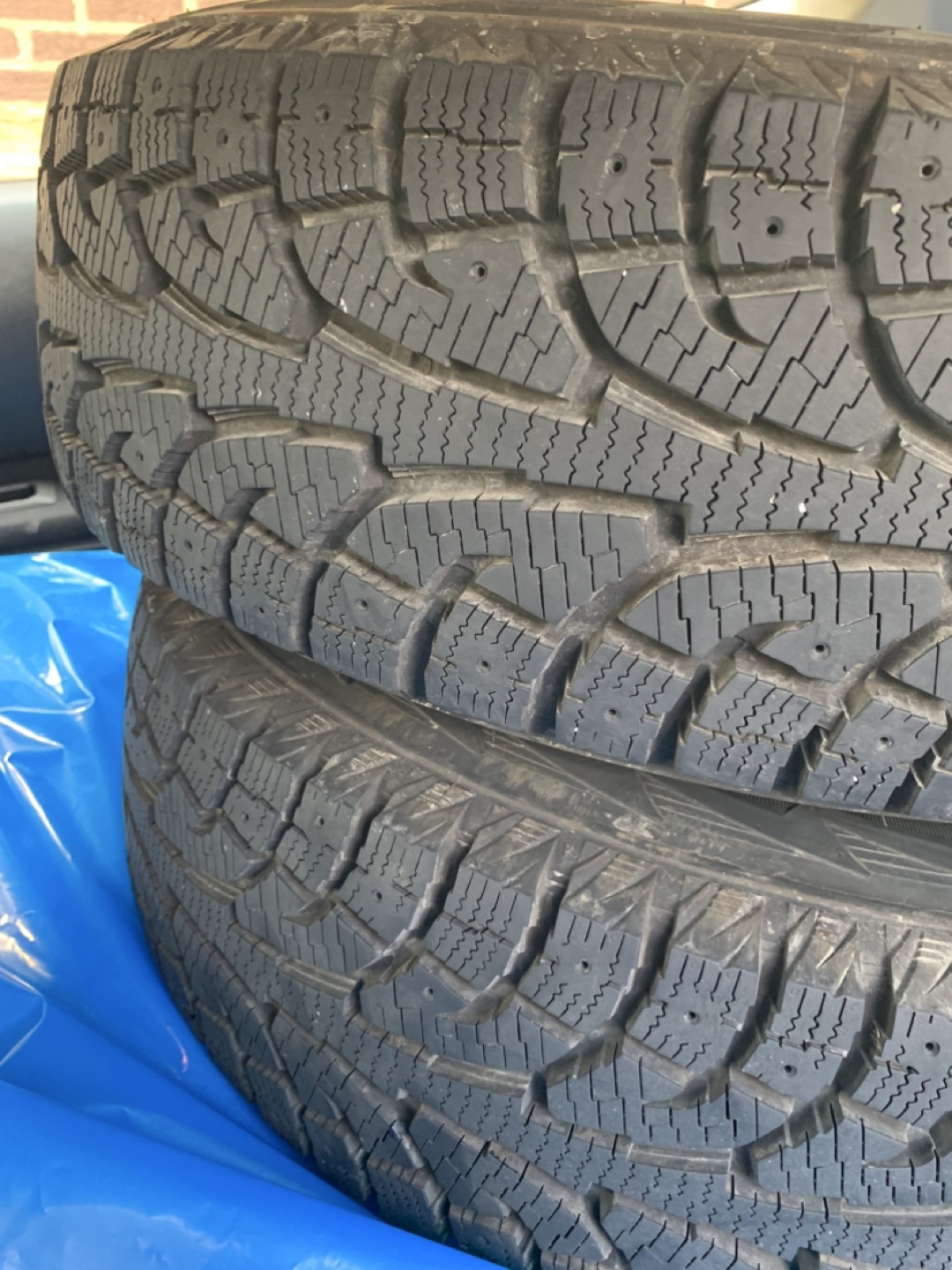 Hankook 215/70R16 100T Winter Tires