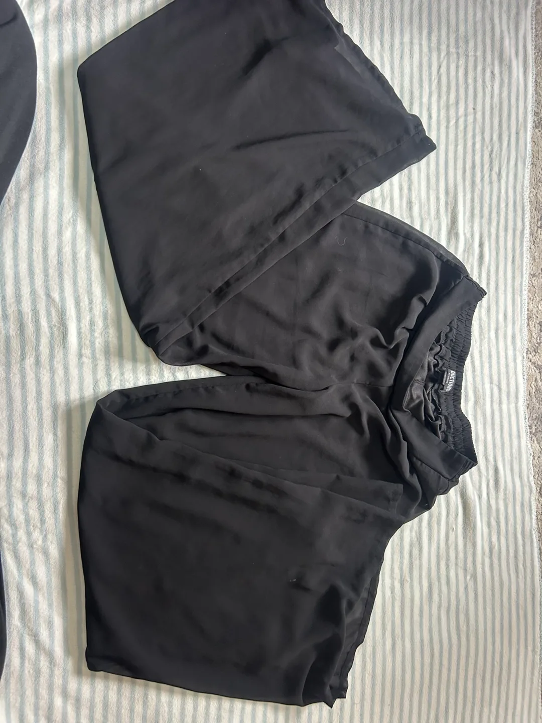 REDUCTION Black Pants image indicator(3)