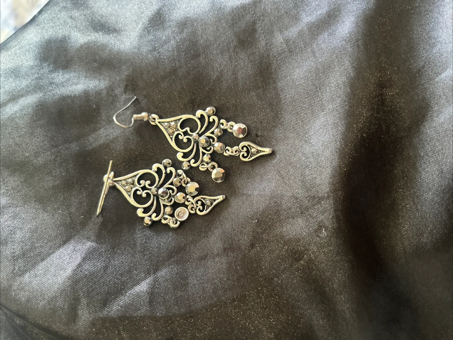 Dangle Earrings thumbnail