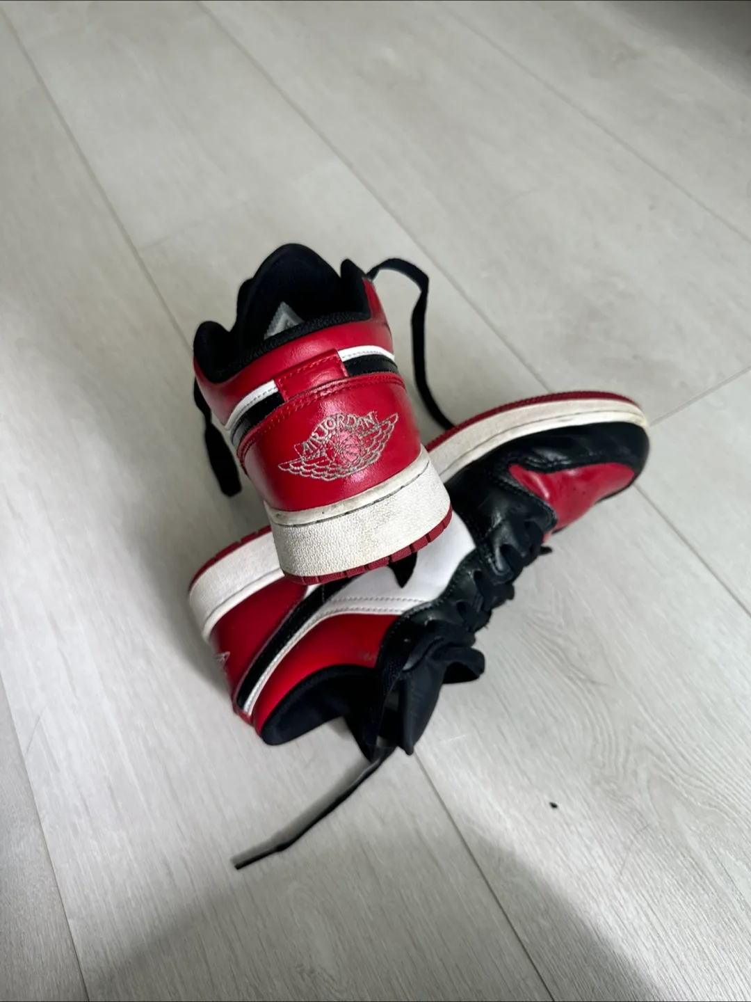 Nike Air Jordan 1 Low - Red, Black, White image indicator(4)