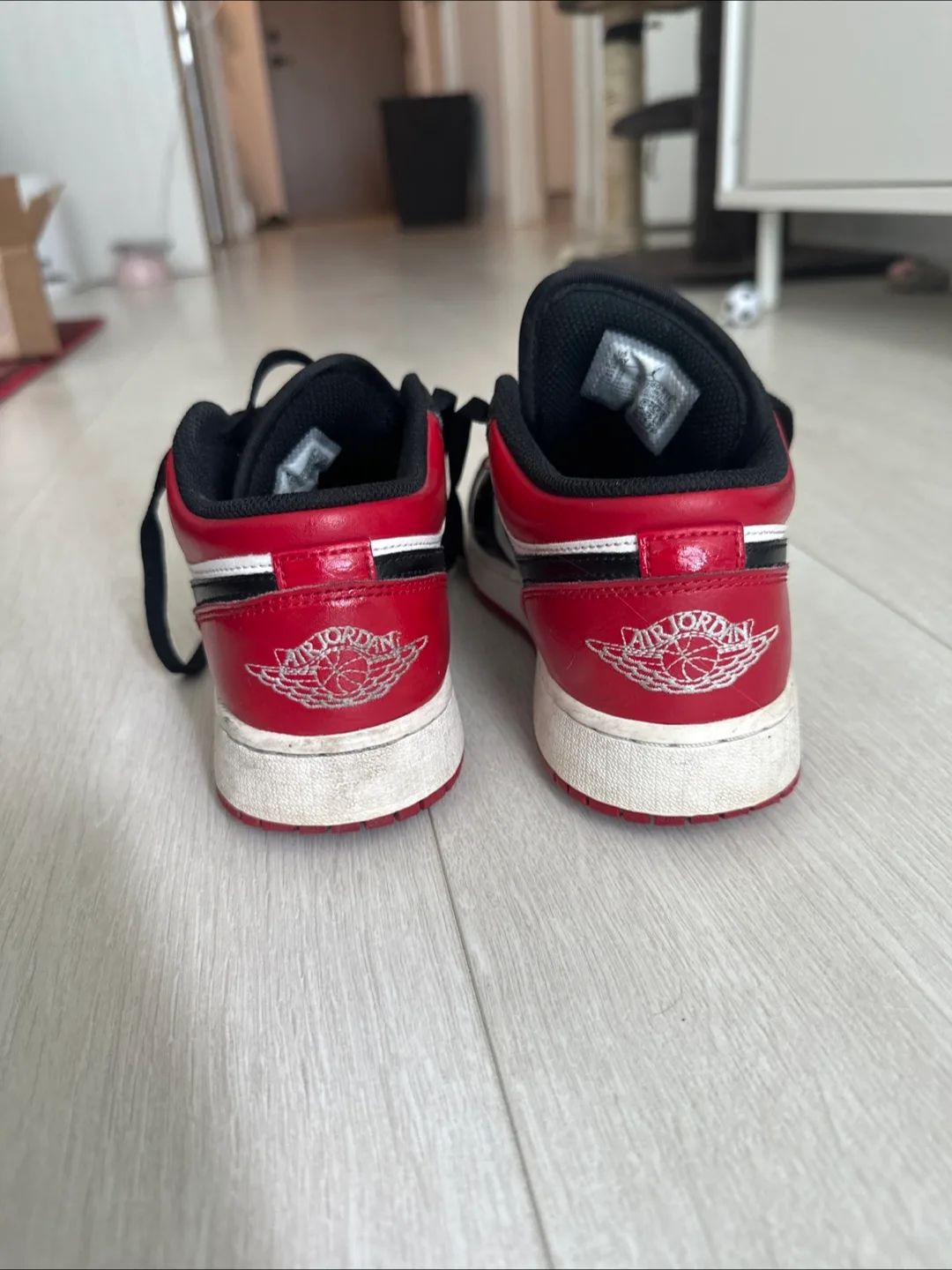 Nike Air Jordan 1 Low - Red, Black, White image indicator(6)
