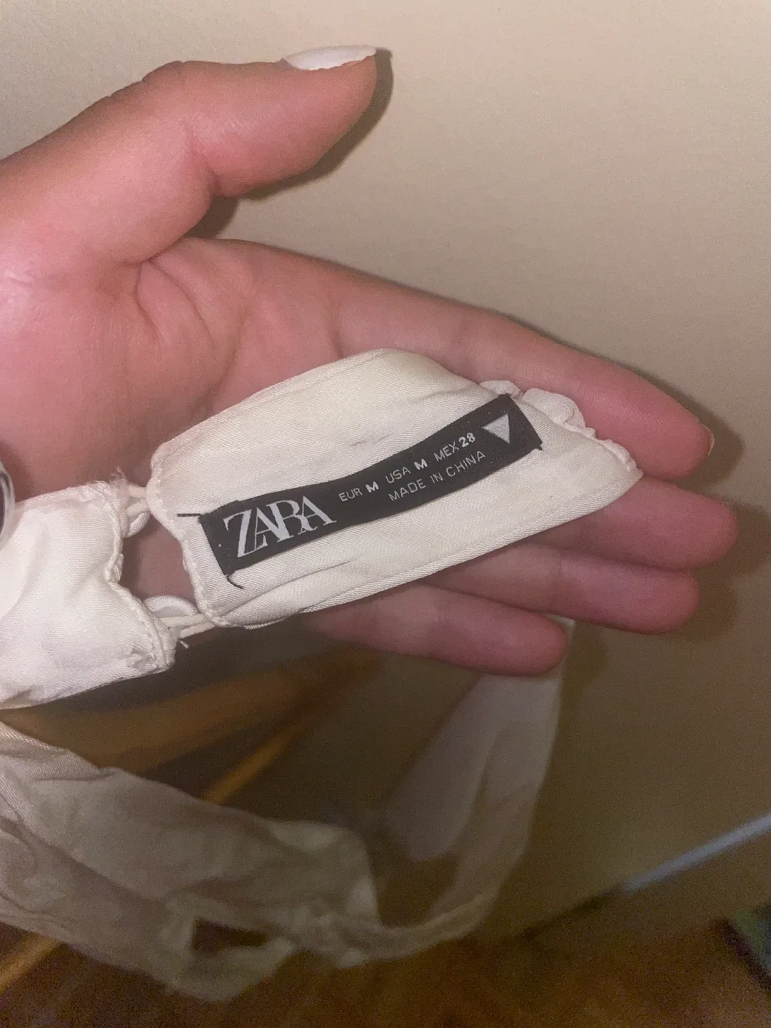 ZARA silk white cropped top image indicator(3)