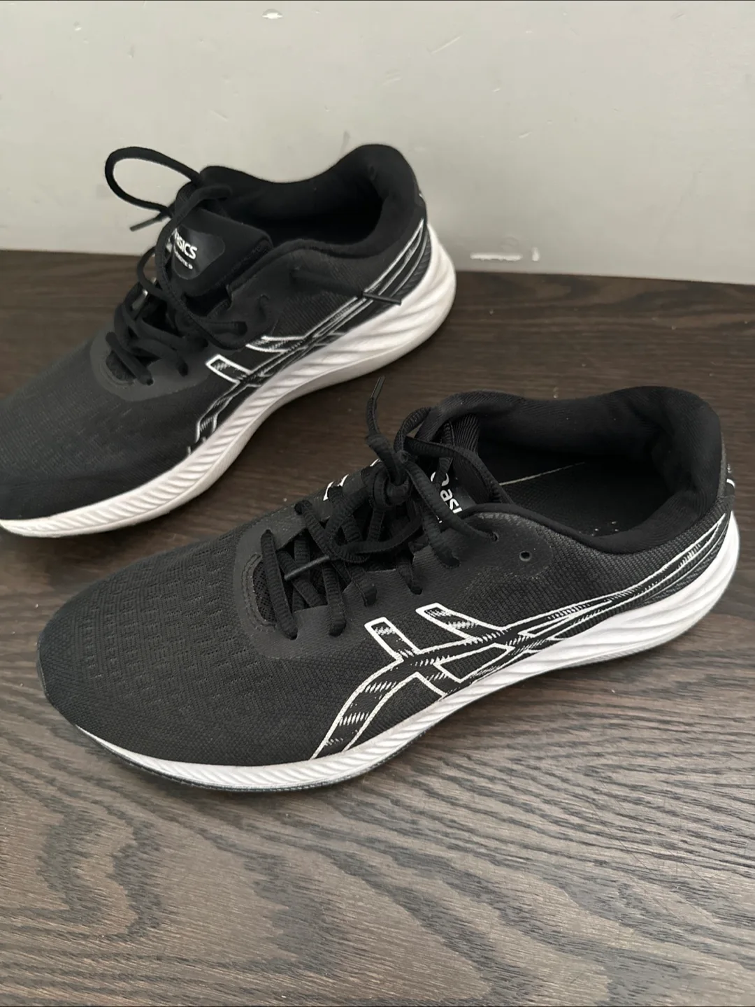 Oasis Gel-Excite 9, US 10, Black Running Shoes image indicator(3)