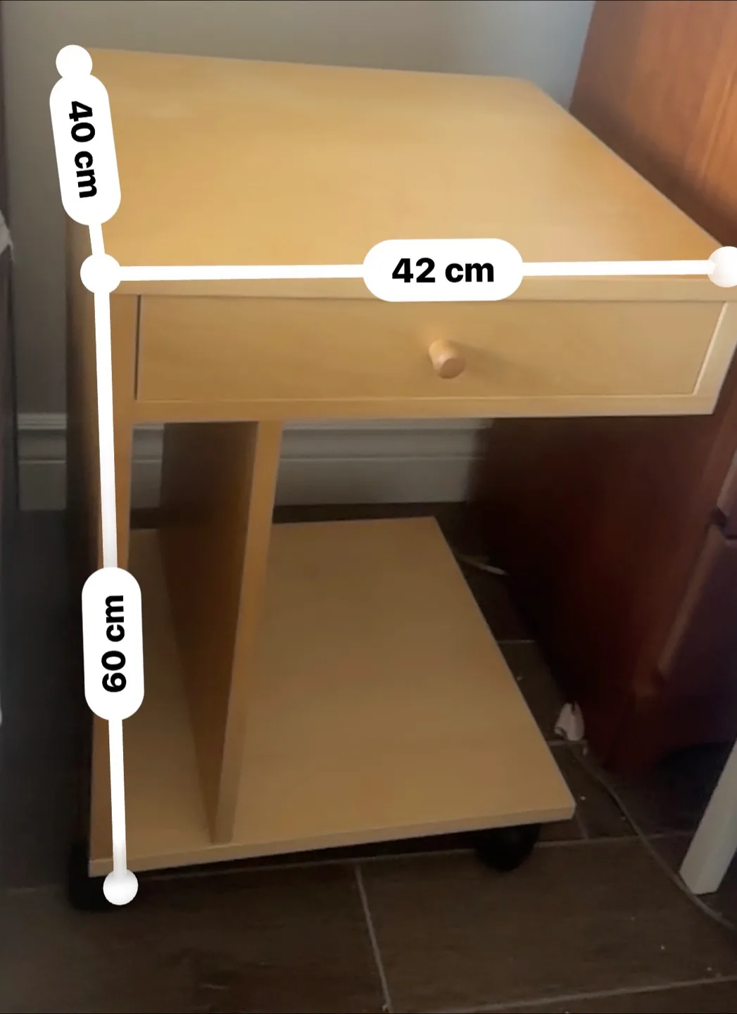 🥕Fashion Wooden side Table on weals image indicator(4)