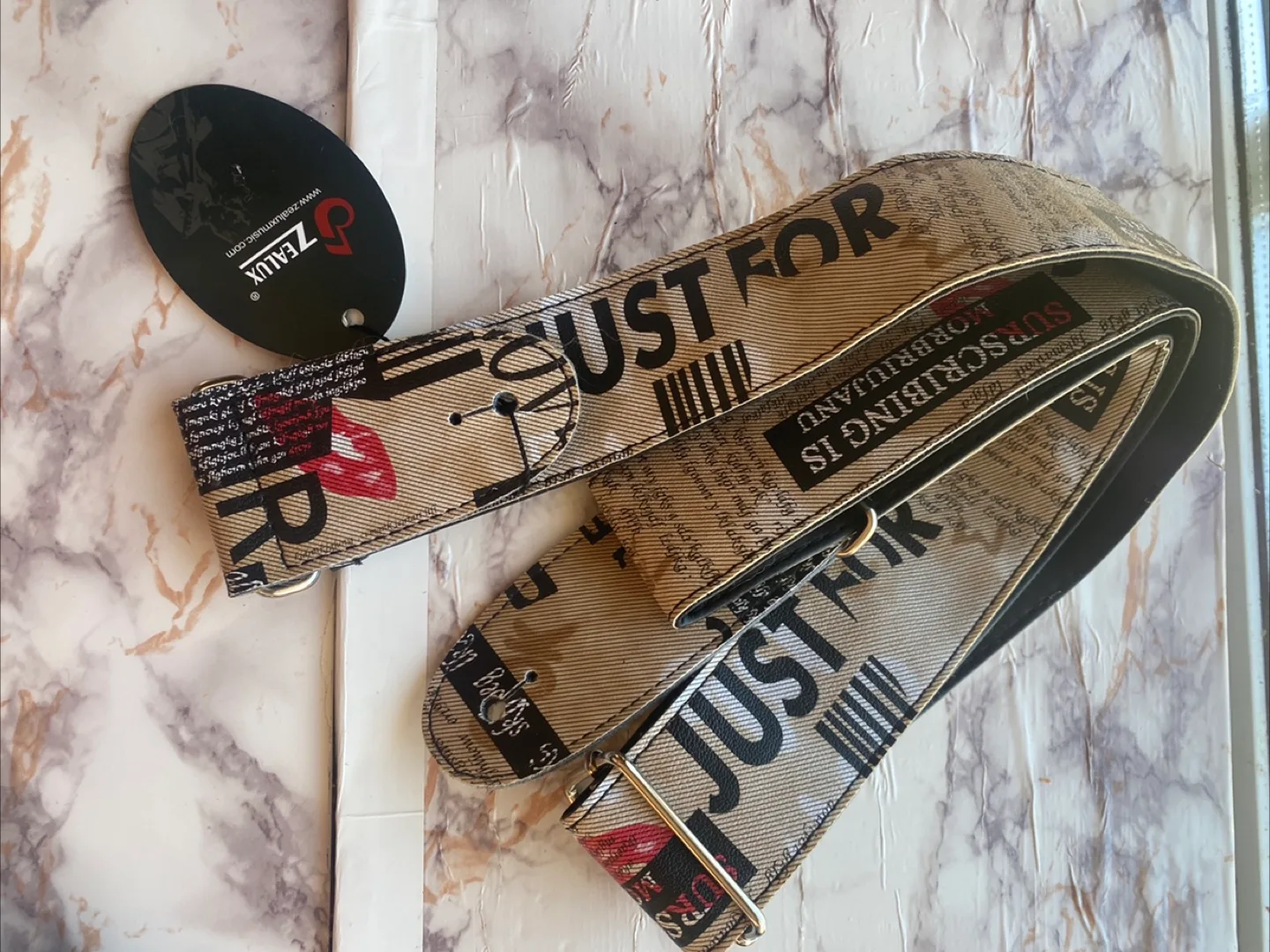 Guitar Accessories Bundle: Picks, Slides, Strap, Chordmate image indicator(4)