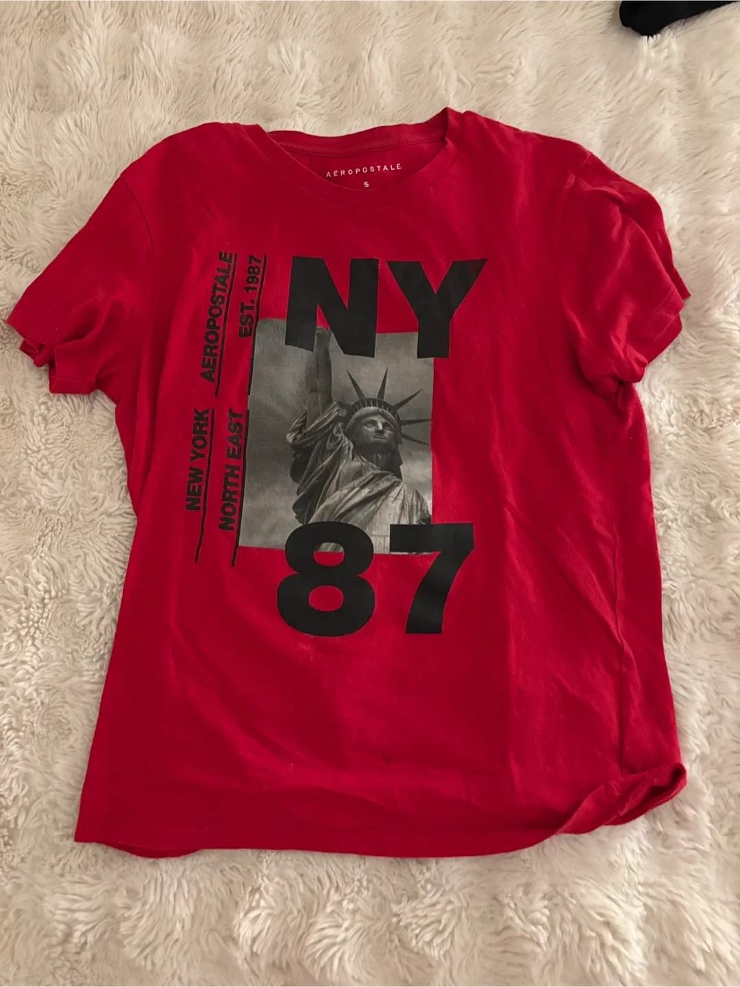 Aeropostale Red NY Graphic Tee - Size Small thumbnail