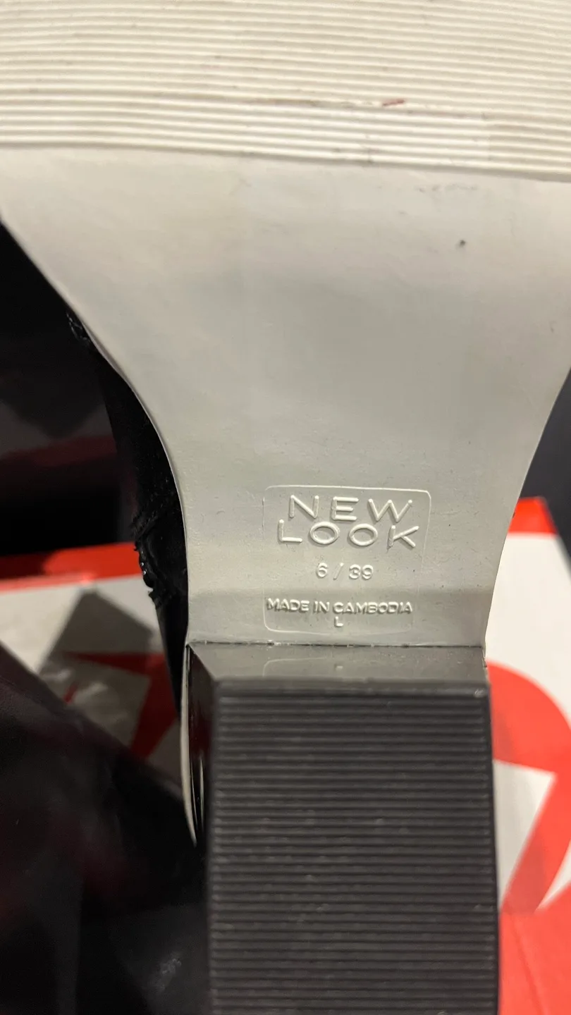 moving sale New Look Black Ankle Boots image indicator(3)