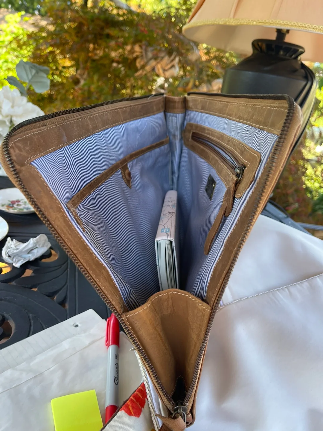 King's Crown Leather Portfolio image indicator(5)