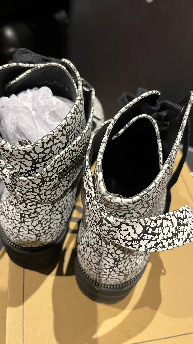 moving sale ASOS Lace-Up Boots - Size 39 image indicator(4)