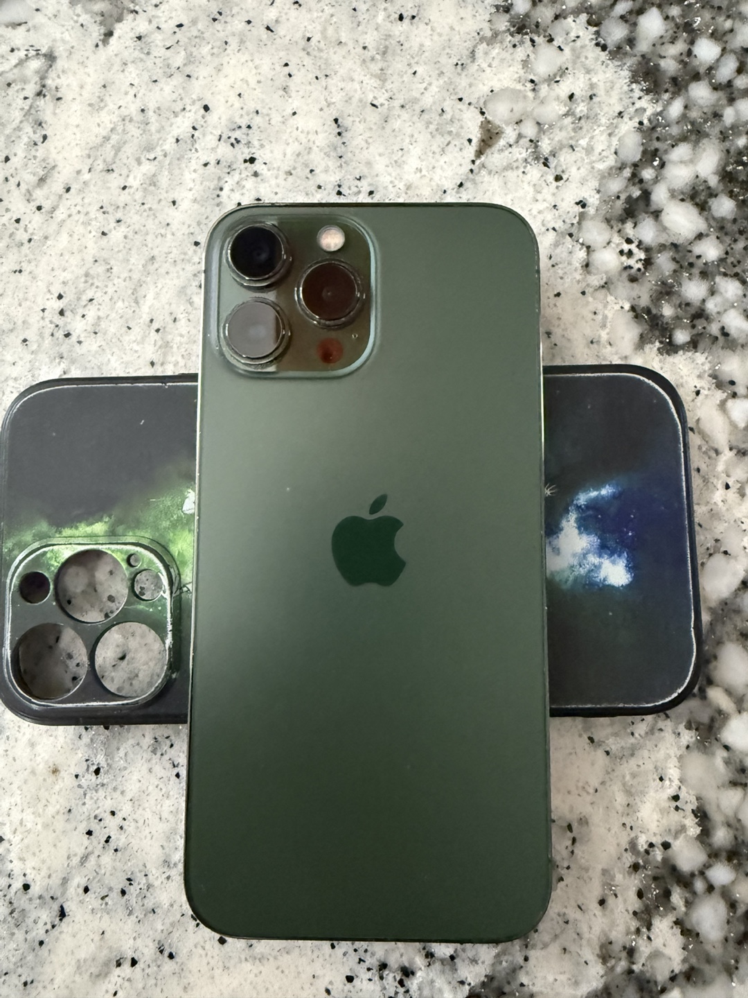 iPhone 13 Pro Max Green - photo 2