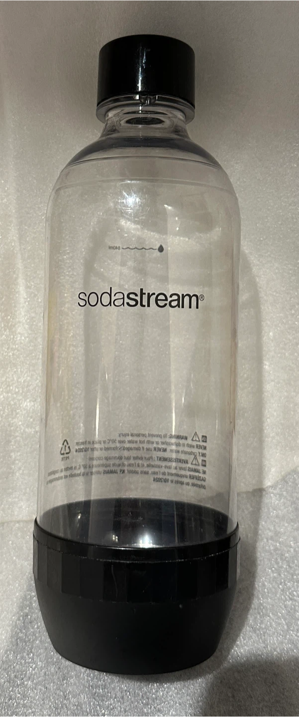 SodaStream Sparkling Water Maker with bottle and CO2 canister - photo 3