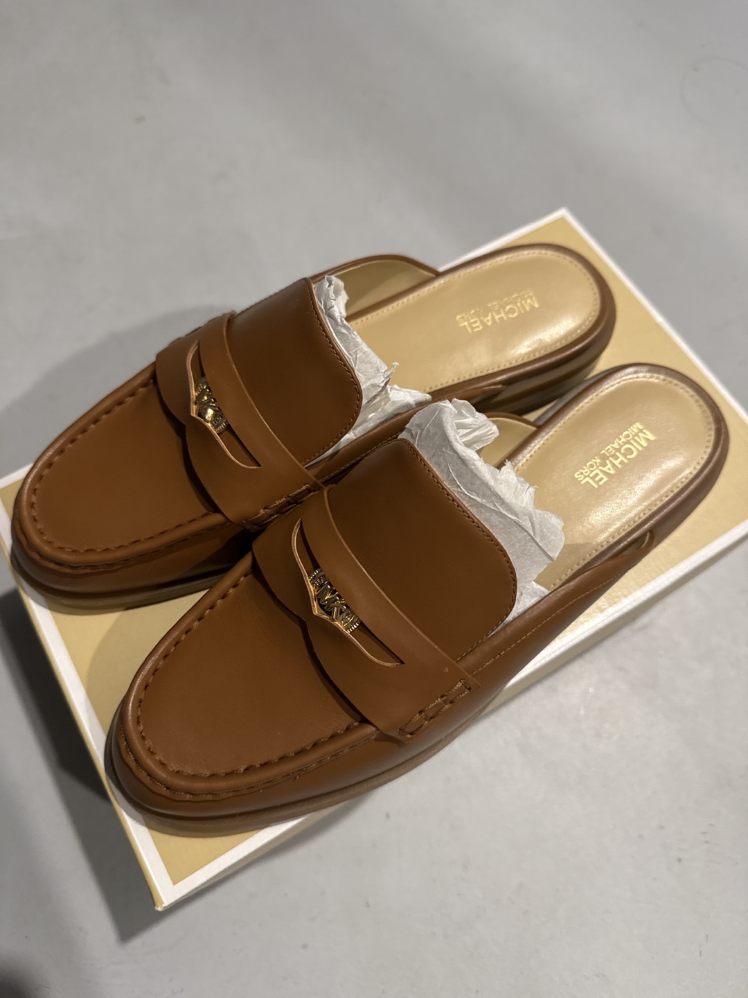 Michael Kors Eden Mule, Size 8M OBO - photo 5