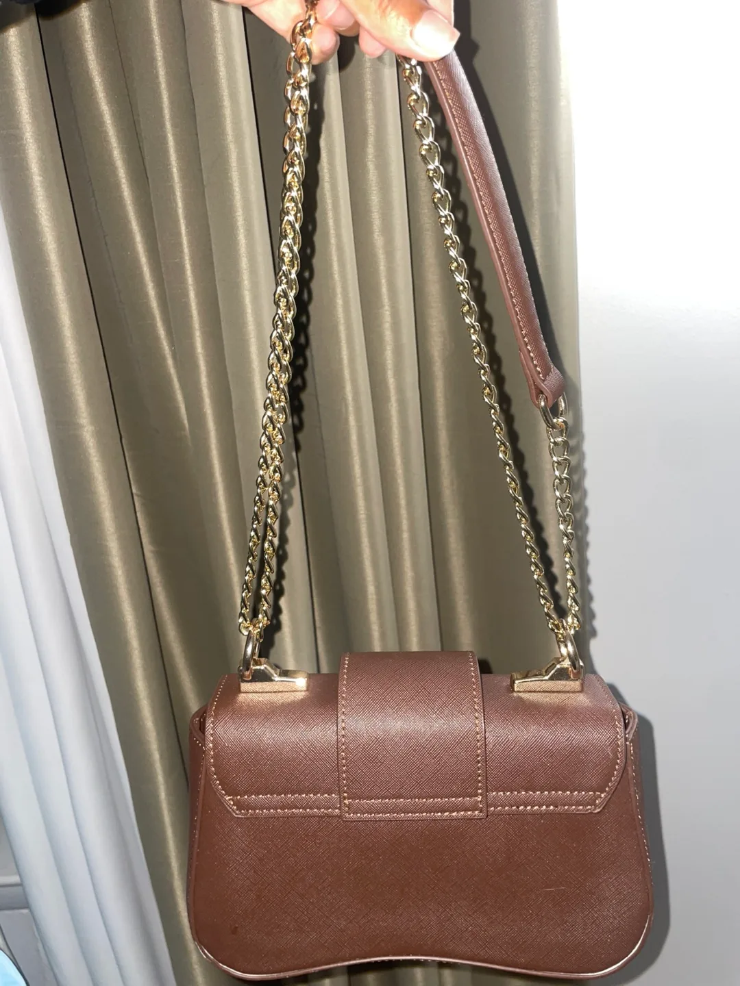 Brown Chain Shoulder Bag image indicator(2)