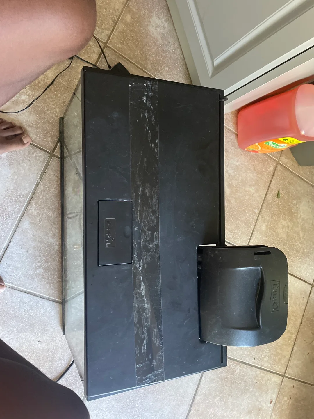 Fish Tank with Accessories image indicator(3)