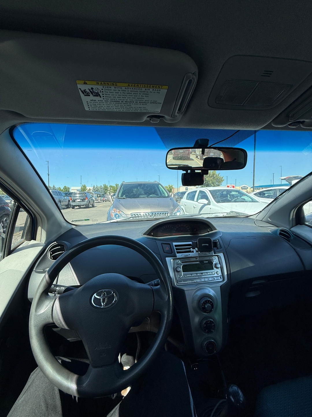 Toyota Yaris - Blue Hatchback - photo 5